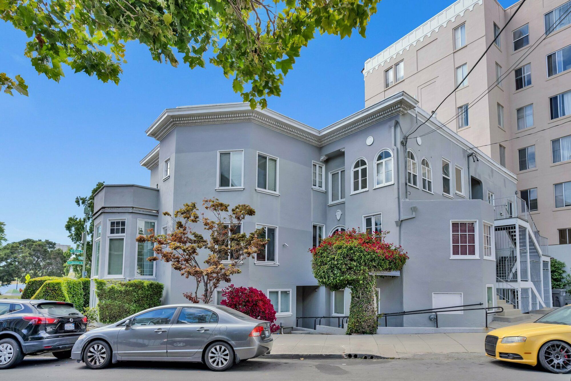 Commercial/Sale/OfficeBuilding